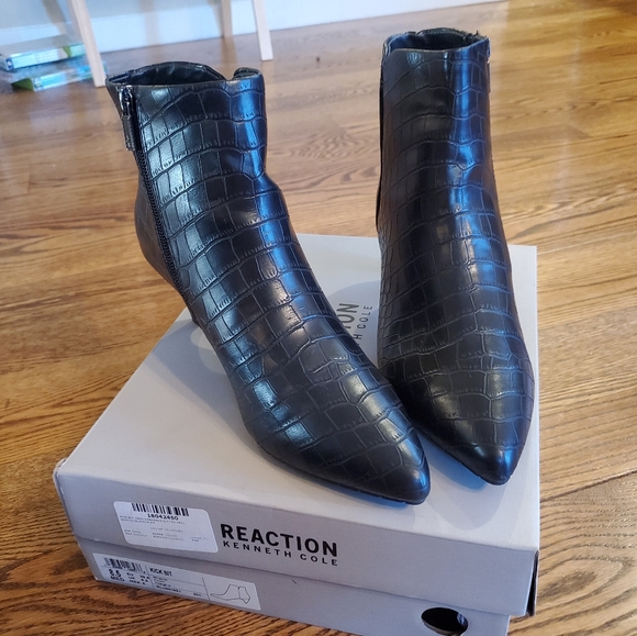 Kennth Cole Reaction 2.25" Heel Bootie Croc Skin style size 8.5 - Picture 2 of 7